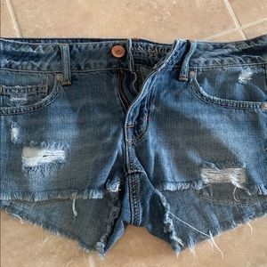 American eagle destructed shorty jean shirt size 6